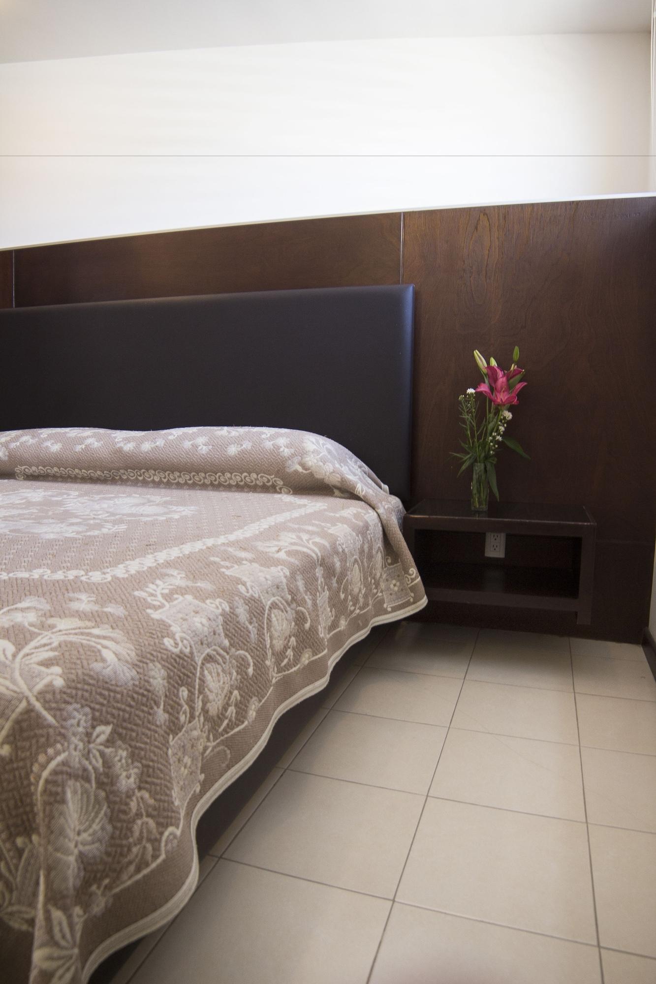 Hotel Ross موروليا المظهر الخارجي الصورة