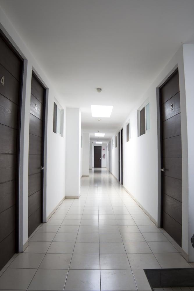 Hotel Ross موروليا المظهر الخارجي الصورة