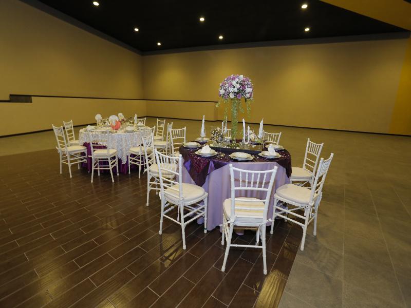 Hotel Ross موروليا المظهر الخارجي الصورة