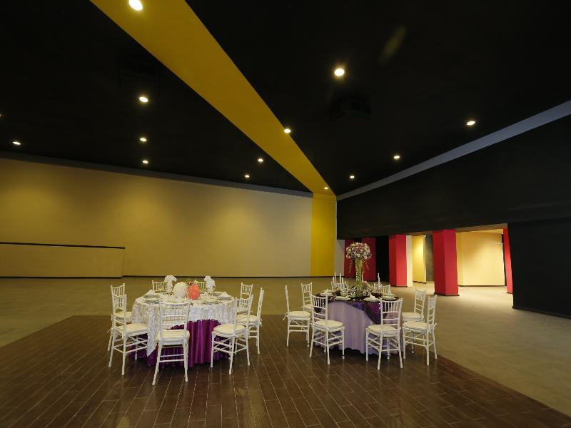 Hotel Ross موروليا المظهر الخارجي الصورة