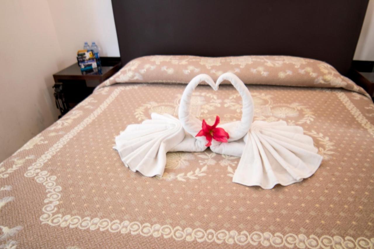Hotel Ross موروليا المظهر الخارجي الصورة